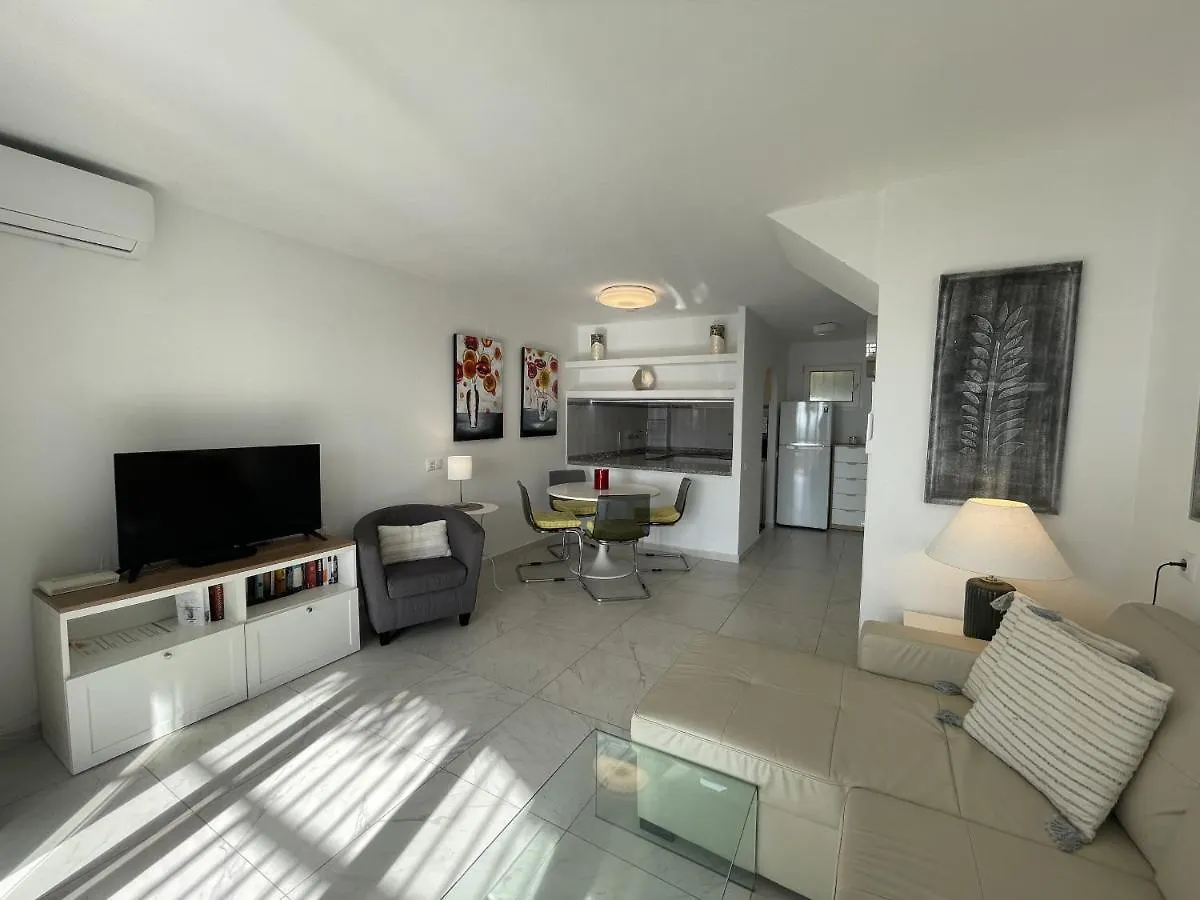 Dona Lola Sandra: Beachfront Villa with Sea Views near Marbella Sitio de Calahonda 0*,  Spain