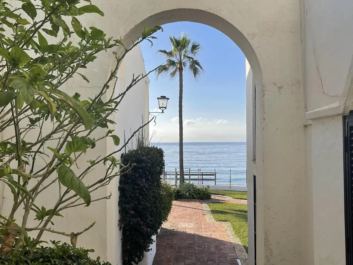 Dona Lola Sandra: Beachfront Villa with Sea Views near Marbella Sitio de Calahonda Spain